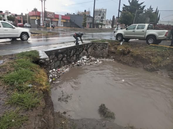Monitorean y dan atención a los distintos drenes pluviales de la Zona Metropolitana de Pachuca