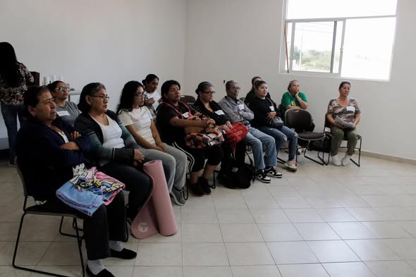 Fortalece DIF Atotonilco de Tula el bienestar de cuidadores con el taller «Caminando Juntos: Cuida sin olvidarte de ti»