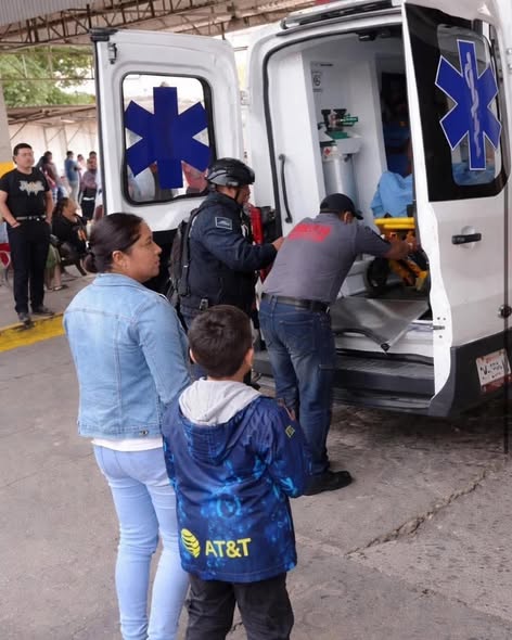Elementos de PC Tula atienden parto en la Terminal de Microbuses