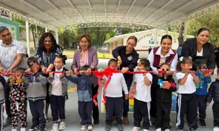 Donan patio didáctico y área de matrogimnasia al Jardín de Niños Diego Rivera