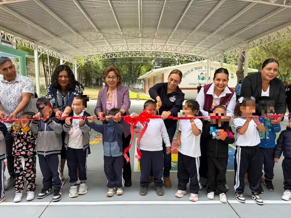 Donan patio didáctico y área de matrogimnasia al Jardín de Niños Diego Rivera