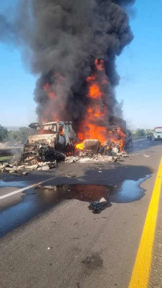 Bomberos Tula atiende reporte de incendio de tractocamión