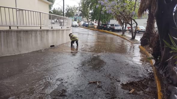 PC Tula atienden reporte de anegaciones tras las lluvias registradas esta tarde