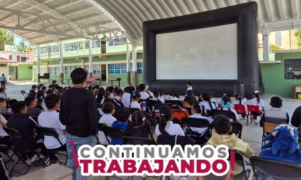 La Comisión de Agua Tepeji celebró el Día del Niño en la escuela primaria Escuela Primaria Javier Rojo Gómez