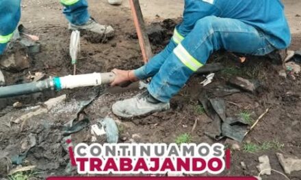 Reparan 4 fugas de agua potable en la localidad de El Banco