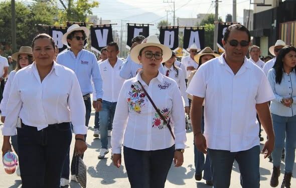 Yocelyn Tovar encabeza Desfile del 1 de mayo