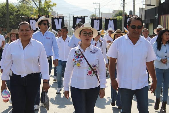 Yocelyn Tovar encabeza Desfile del 1 de mayo