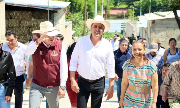 Cristhian Martínez entrega obras en las comunidades de Nantzha y San Andrés Tultepec