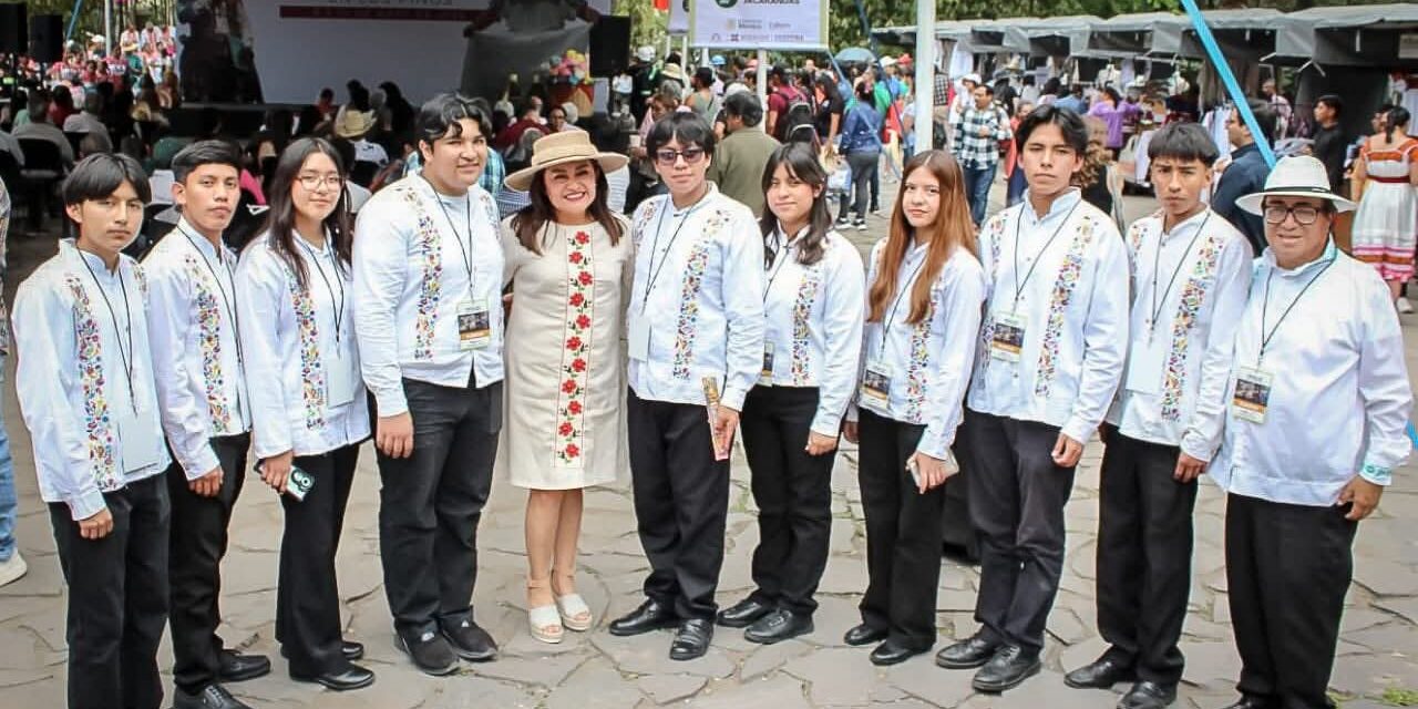 Música y orgullo atotonilquense llega a Los Pinos