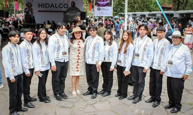 Música y orgullo atotonilquense llega a Los Pinos