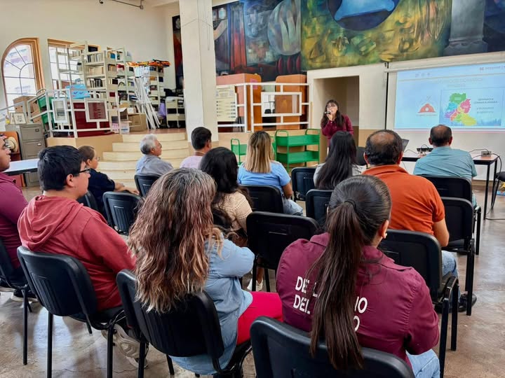 Capacitan a prestadores de servicio en materia de atencíón turística
