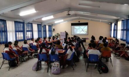 Imparten ponencia “Consecuencias legales sobre la portación, consumo y distribución de drogas” en escuela de Tula