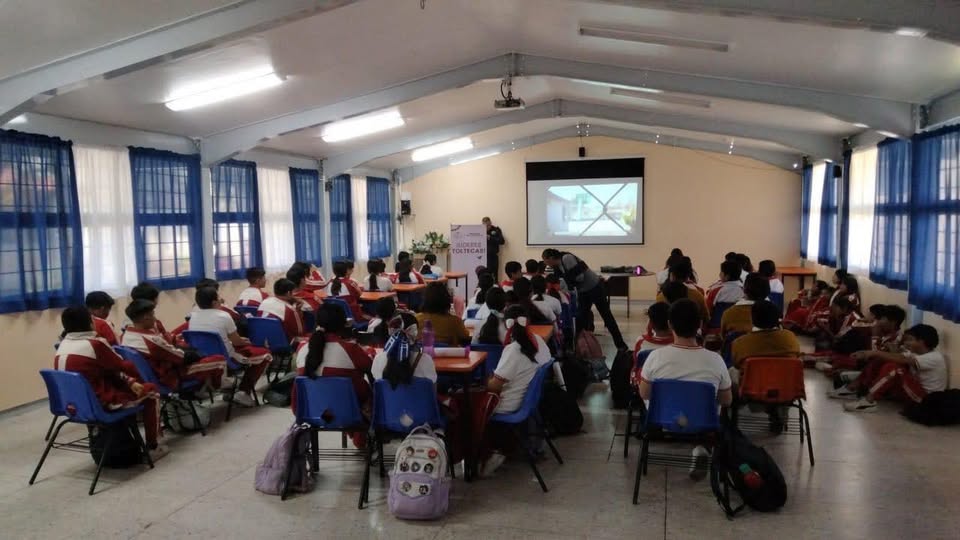 Imparten ponencia “Consecuencias legales sobre la portación, consumo y distribución de drogas” en escuela de Tula
