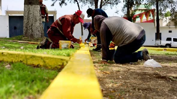 Continúal labores de limpieza y mantenimiento en espacios públicos de Tepeji del Río