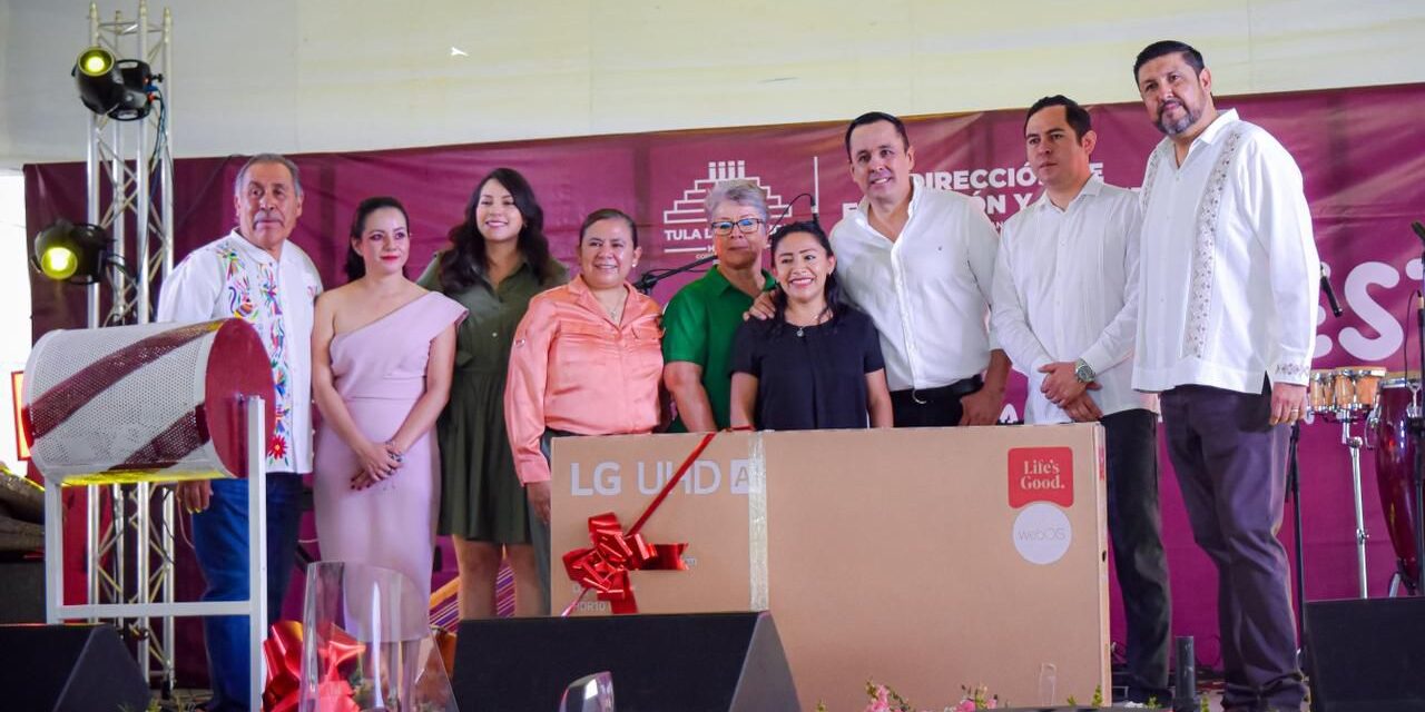 Cristhian Martínez reconoce la labor docente en celebración por el Día de la Maestra y el Maestro