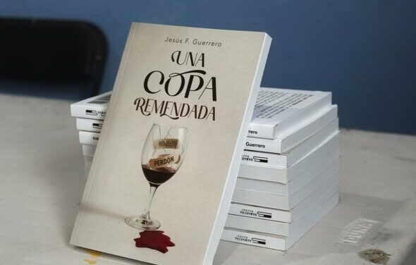 Presentan el libro «La Copa Remendada» en Atotonilco de Tula