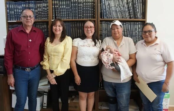 Atotonilco de Tula realiza el primer registro de una menor perteneciente a una familia conformada por dos madres