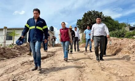 Supervisan trabajos de drenaje sanitario en Santa Ana Azcapotzaltongo