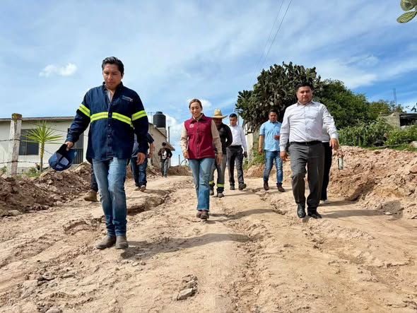 Supervisan trabajos de drenaje sanitario en Santa Ana Azcapotzaltongo