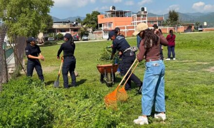 Inician trabajos de recuperación y rehabilitación de la cancha de fútbol rápido “El Huracán”