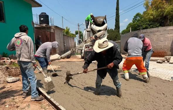 Con trabajo en equipo, avanza pavimentaión de la calle Prolongación Lázaro Cárdenas