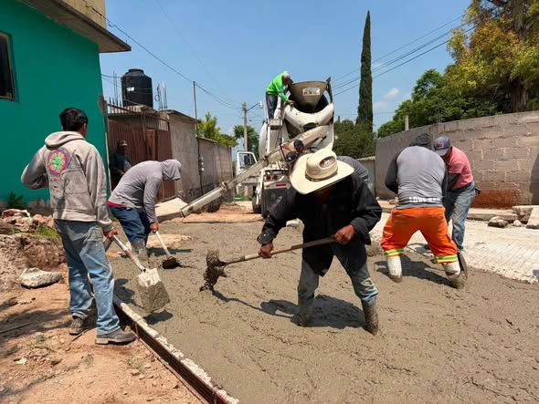 Con trabajo en equipo, avanza pavimentaión de la calle Prolongación Lázaro Cárdenas