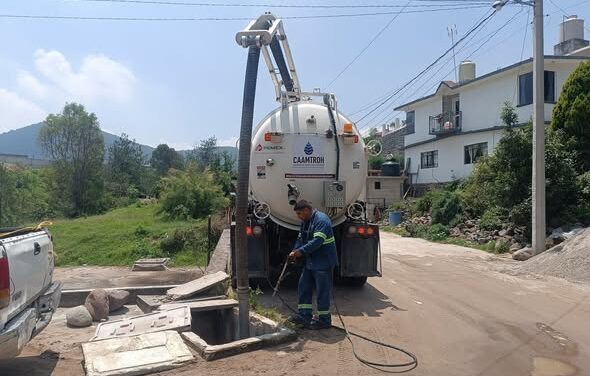Realizan mantenimiento preventivo para un mejor funcionamiento del sistema sanitario de Tepeji del Río