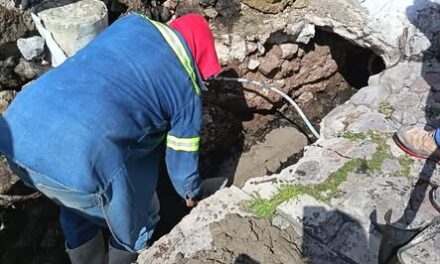 Realizan trabajos de reparación de drenaje colapsado en Tepeji