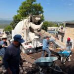 Gobierno de Tepeji del Río entrega material para pavimentación en Santa María Magdalena