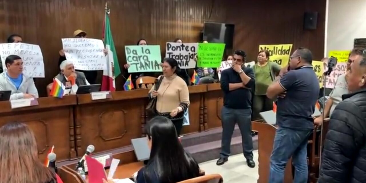 Habitantes de varias comunidades se manifiestan en el Cabildo de Tepeji del Río