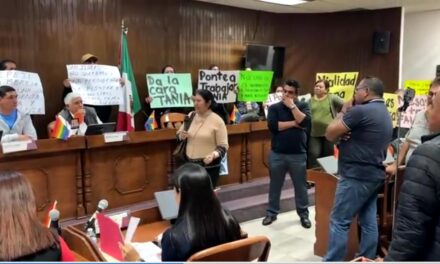Habitantes de varias comunidades se manifiestan en el Cabildo de Tepeji del Río