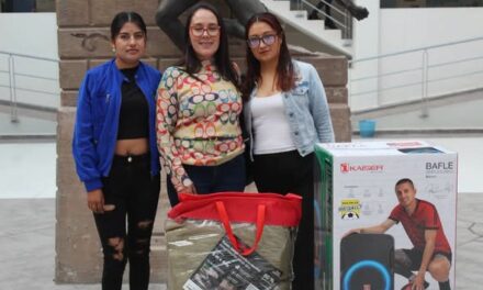 Yocelyn Mendoza entrega paquete de apoyos al Jardín de Niños «Fernández de Lizzardi»