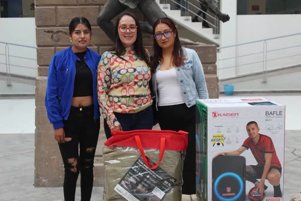 Yocelyn Mendoza entrega paquete de apoyos al Jardín de Niños «Fernández de Lizzardi»