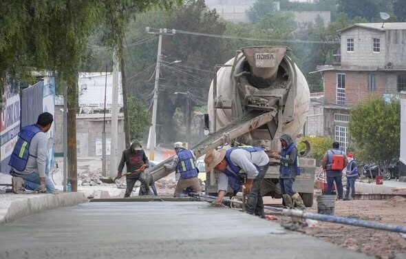 Inicia el colado de pavimentación hidráulica en la carretera Progreso – Atotonilco de Tula