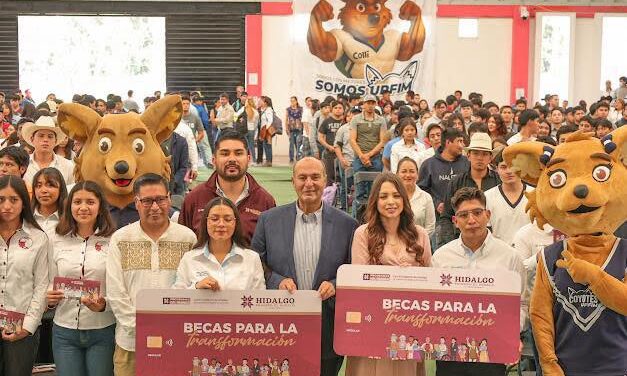 Natividad Castrejón entrega más de mil Becas para la Transformación en la UPFIM