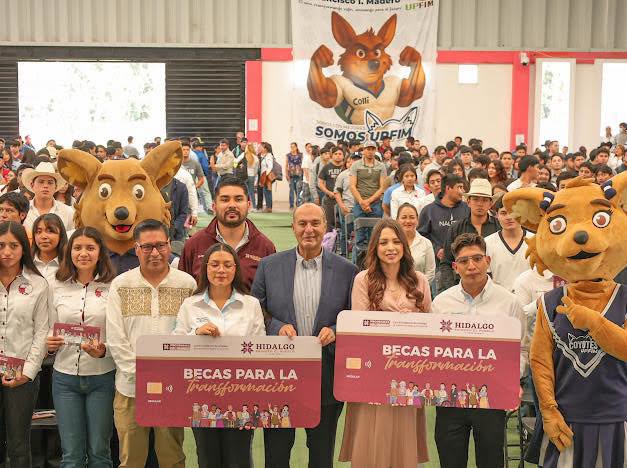 Natividad Castrejón entrega más de mil Becas para la Transformación en la UPFIM