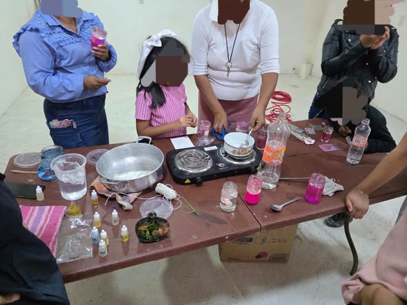 Impulsan el emprendimiento con taller de velas artesanales en San Ignacio Nopala