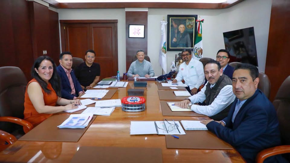 JULIO MENCHACA FORTALECE COORDINACIÓN CON CFE PARA GARANTIZAR EL SUMINISTRO ELÉCTRICO EN HIDALGO