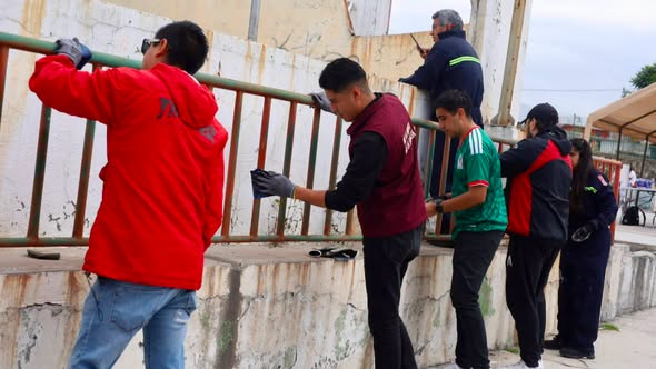 Realizan jornada de voluntariado para rehabilitar la Cancha del Huracán en Tepeji del Río