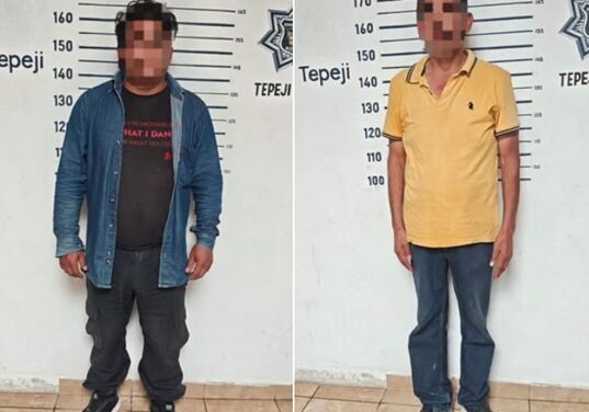 Detienen a dos hombres en Tepeji del Río con seis bidones de hidrocarburo