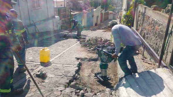 Realiza Comisión de Agua de Tepeji trabajos de bacheo en colonias San Francisco Primera y Segunda Sección