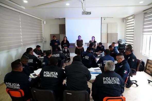 Capacitan a policías de Atotonilco de Tula en Informe Policial Homologado