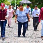Presidenta Municipal de Tepeji del Río supervisa necesidades de la calle 16 de Septiembre en Cañada de Madero