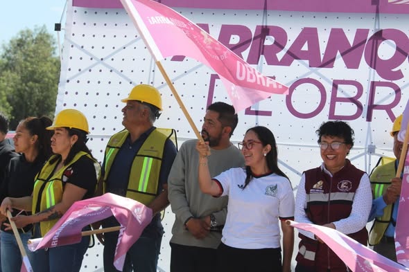Inicia construcción de drenaje sanitario y línea de agua potable en la localidad de Texas