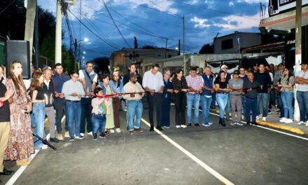 Entregan rehabilitación de la calle Río Usumacinta en la colonia El Carmen