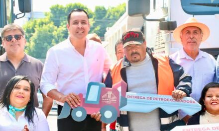 Tula refuerza parque vehicular con la entrega de nueva maquinaria; continúan trabajos de rehabilitación vial en colonias y comunidades