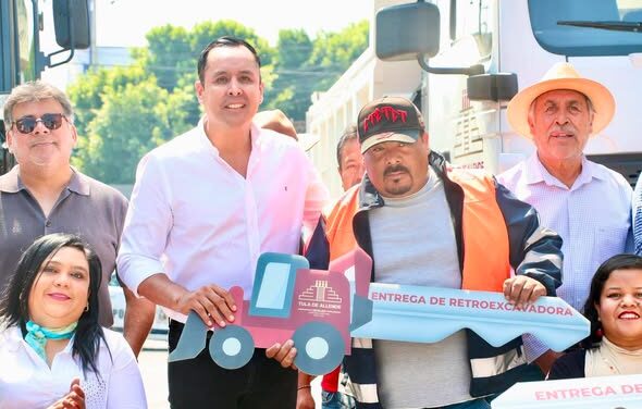 Tula refuerza parque vehicular con la entrega de nueva maquinaria; continúan trabajos de rehabilitación vial en colonias y comunidades