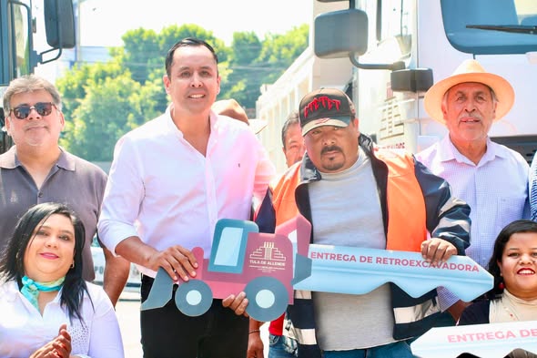 Tula refuerza parque vehicular con la entrega de nueva maquinaria; continúan trabajos de rehabilitación vial en colonias y comunidades