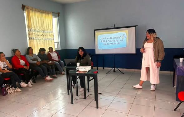 Capacitan a personal de los CAIS de Atotonilco de Tula en resolución de conflictos laborales y convivencia sana