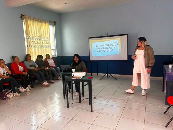 Capacitan a personal de los CAIS de Atotonilco de Tula en resolución de conflictos laborales y convivencia sana